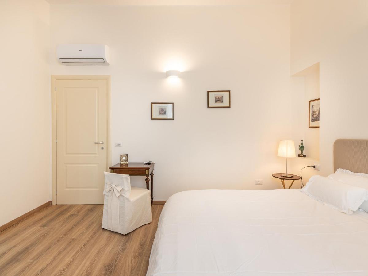 B&B Palazzo Merello Каляри Екстериор снимка